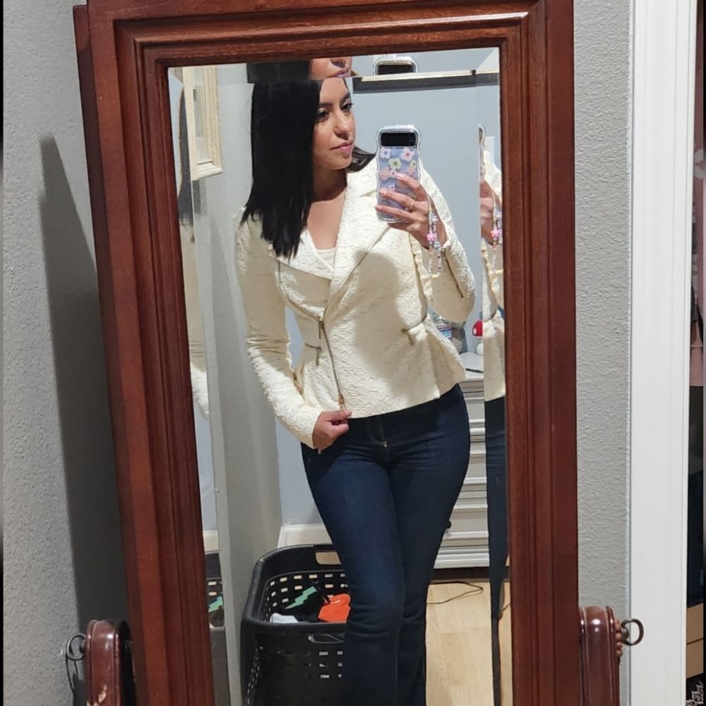 Marciano cream colored lace jacket‎ - Picture 2 of 10